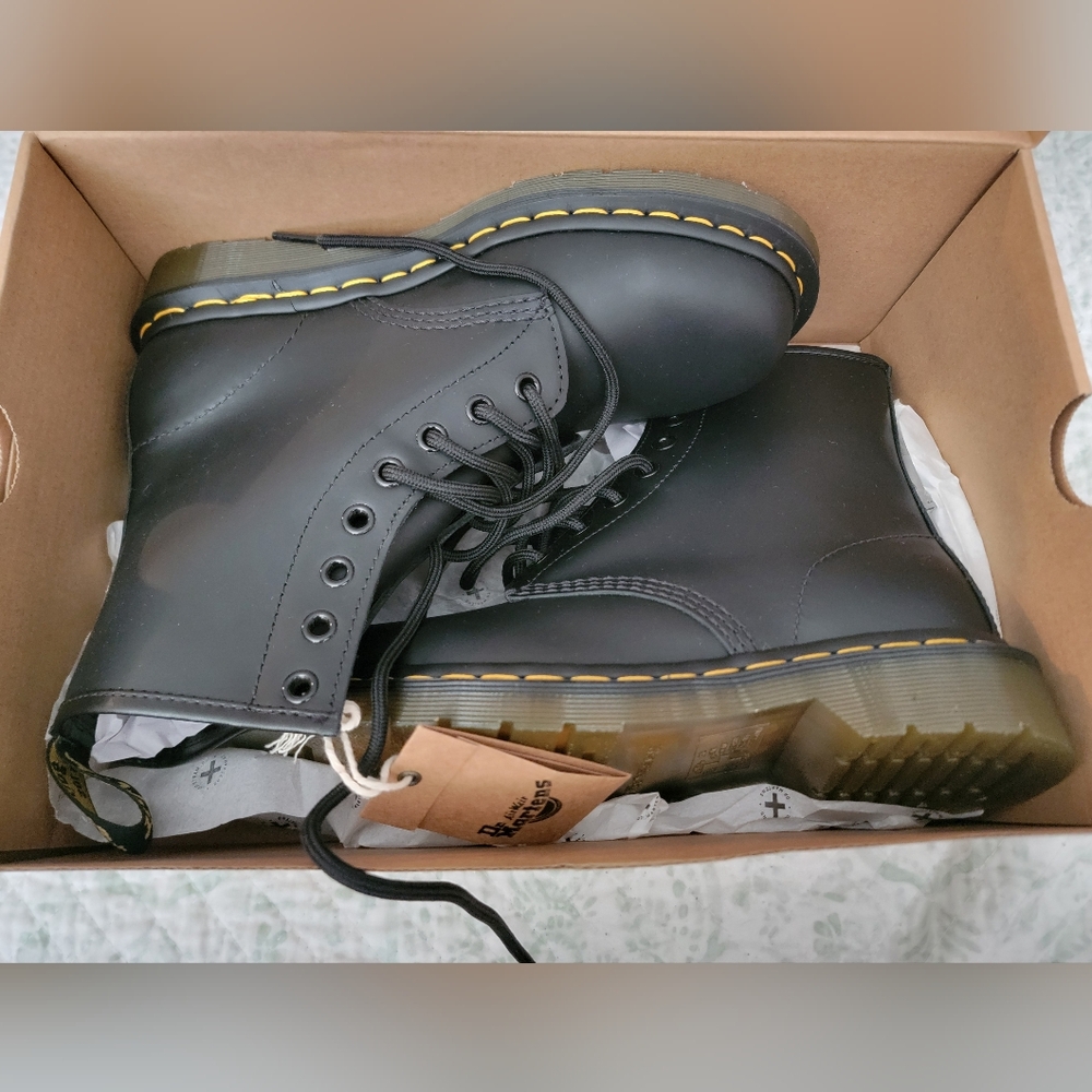 1460 womens smooth leather lace up boots